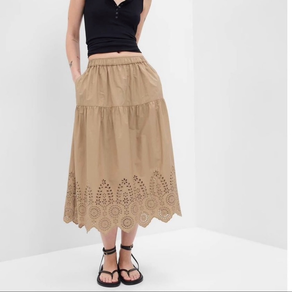 Tiered Eyelet Midi Skirt (The Gap) NEW, STILL IN SEALED PROTECTIVE BAG